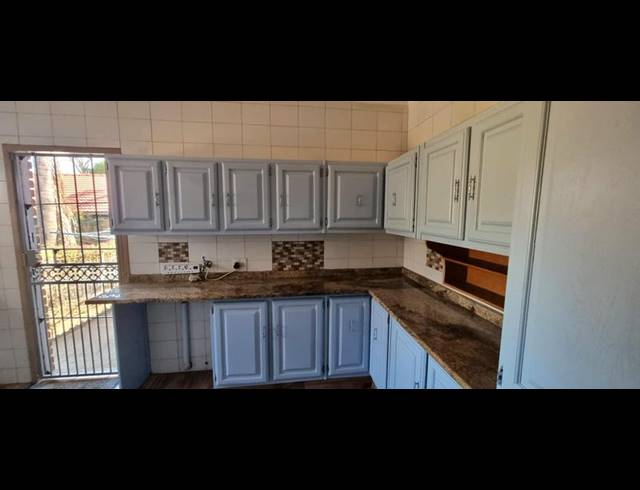 4 BEDROOM HOUSE FOR SALE IN WIERDA PARK